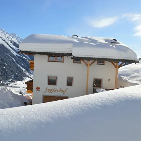 Joglerhof Farm stay *